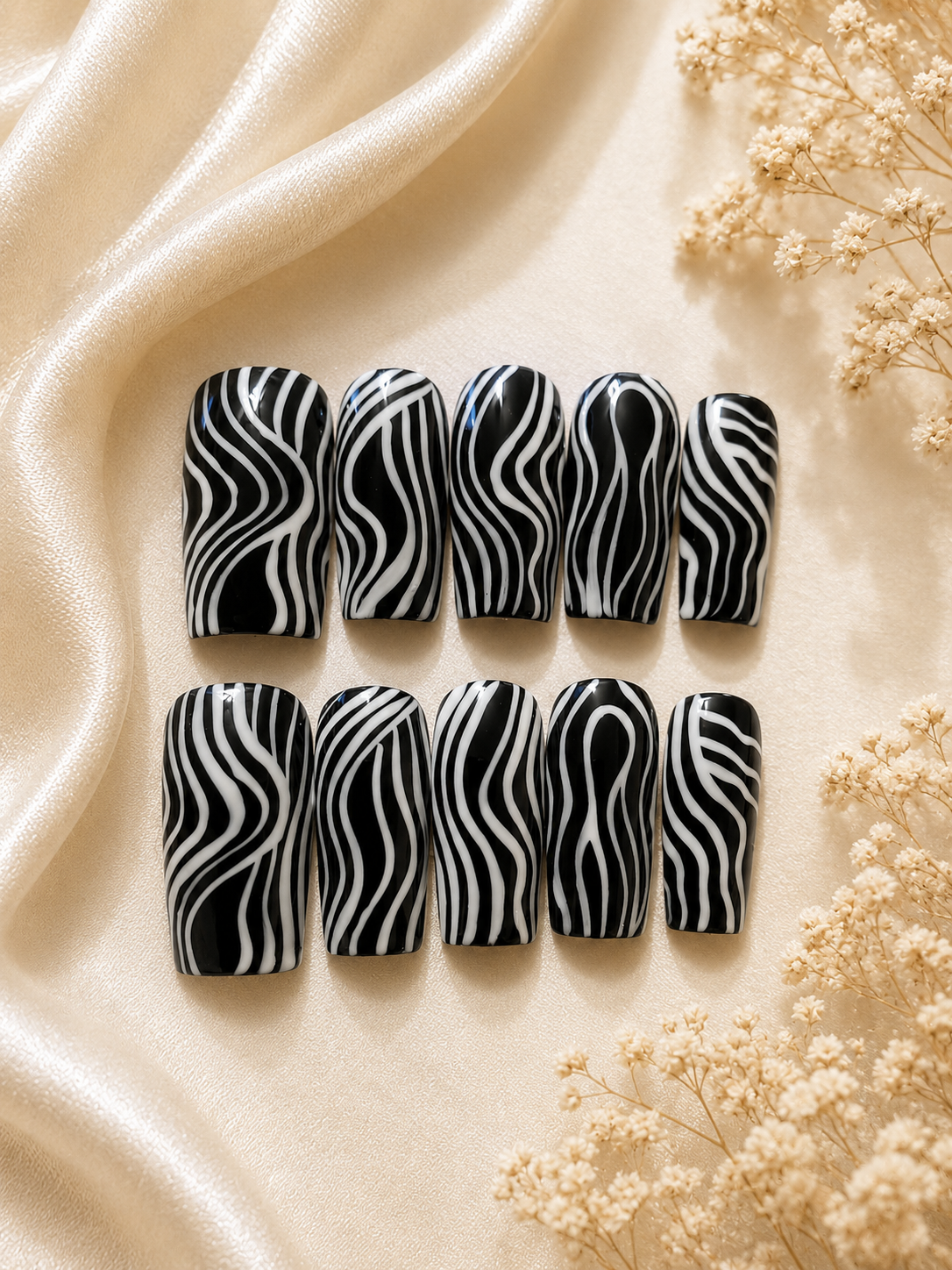 Monochrome Waves